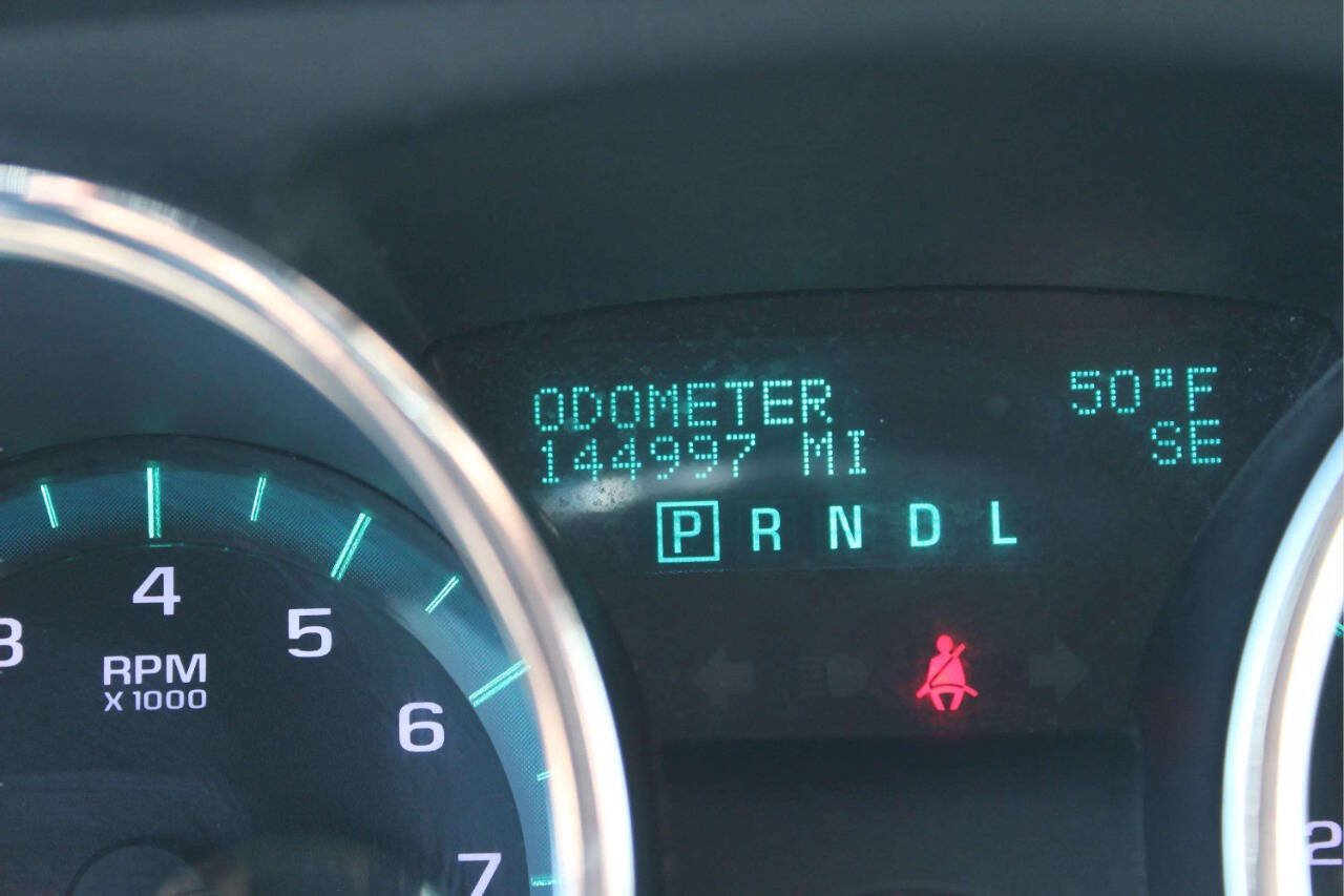 Used 2011 Chevrolet Traverse LT AWD/4WD image 9