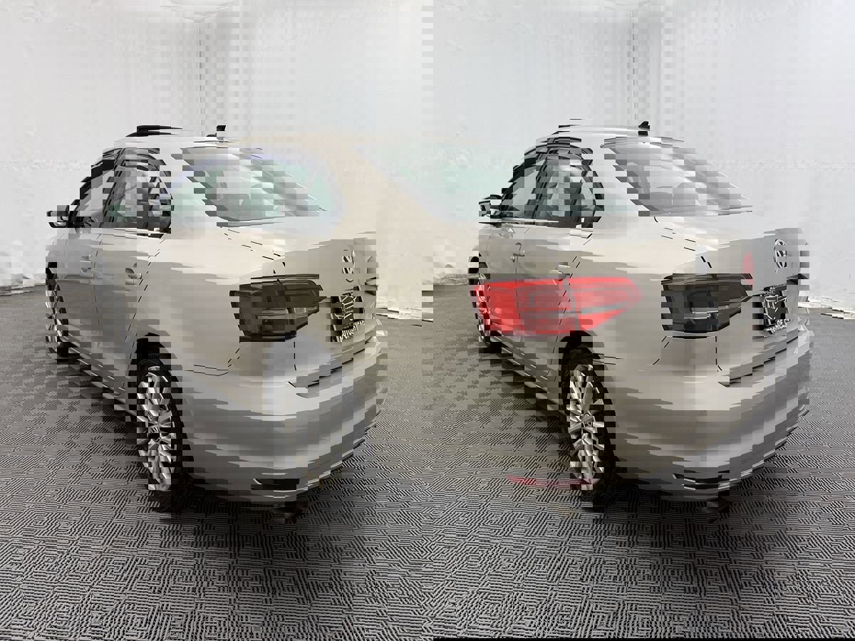 Used 2015 Volkswagen Jetta SE image 4