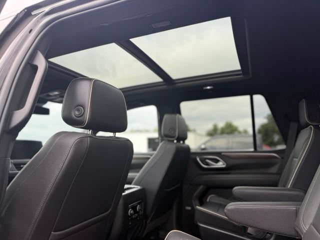 Used 2023 Chevrolet Tahoe Premier AWD/4WD image 4