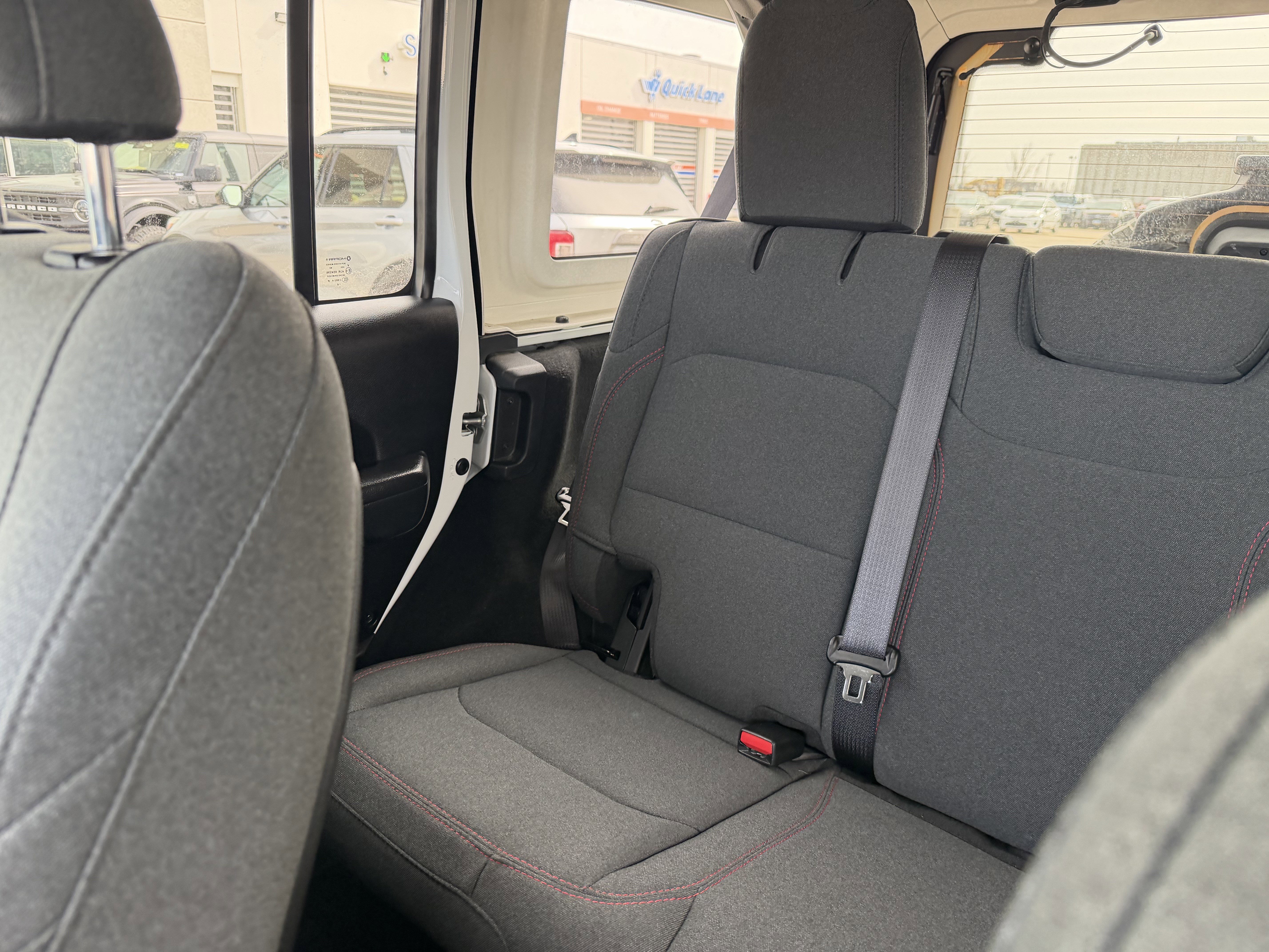 Used 2025 Jeep Wrangler Unlimited Rubicon image 12