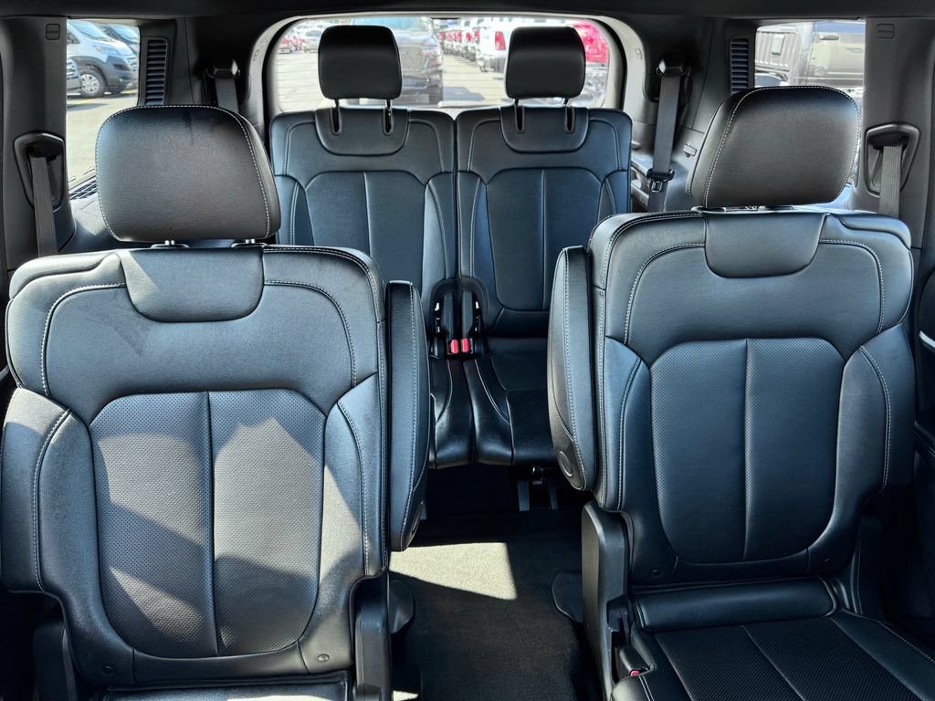 Used 2024 Jeep Grand Cherokee L Limited w/ Luxury Tech Group II AWD/4WD image 16