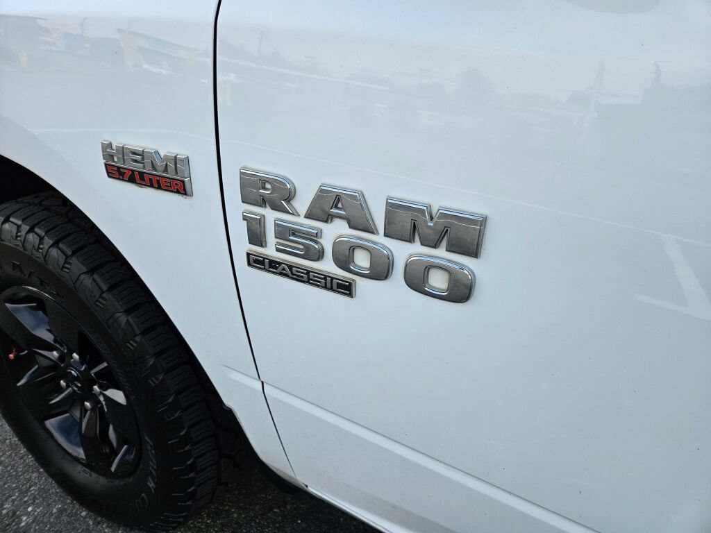 Used 2019 RAM 1500 Classic SLT w/ Protection Group AWD/4WD image 11