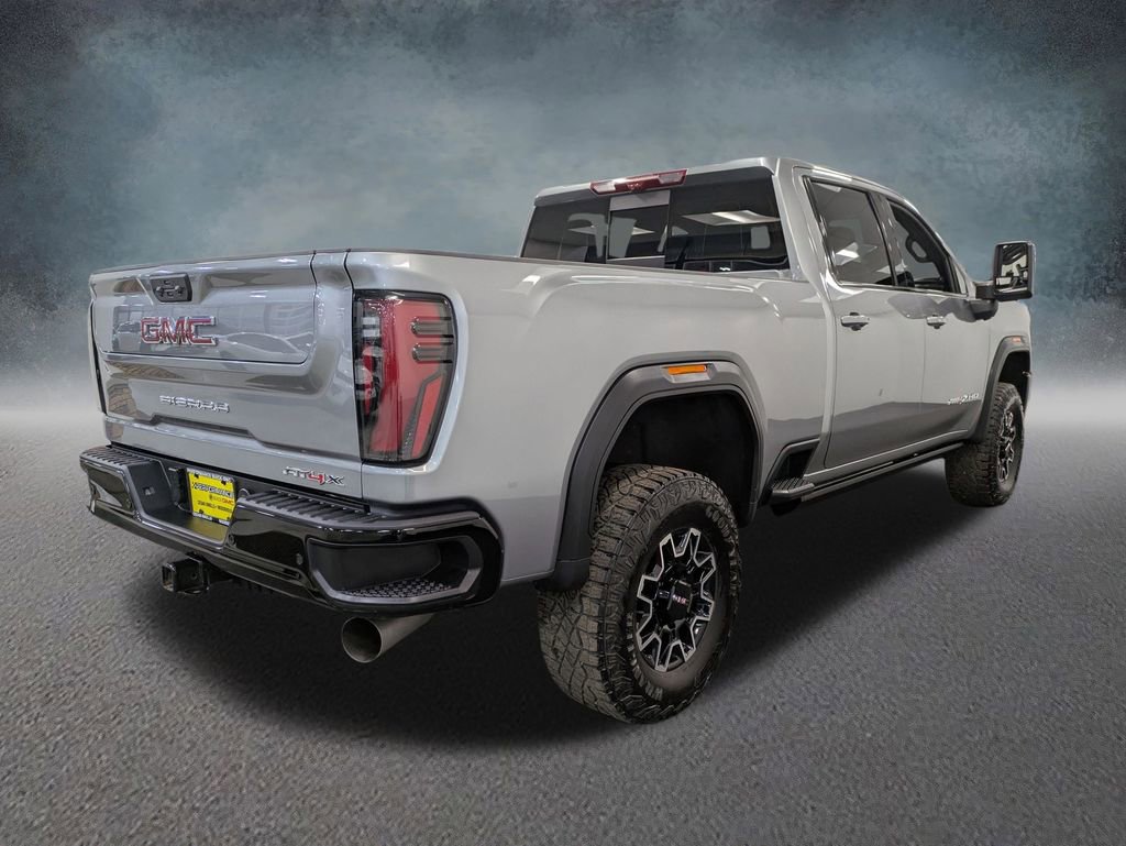 Used 2025 GMC Sierra 2500 AT4X image 4