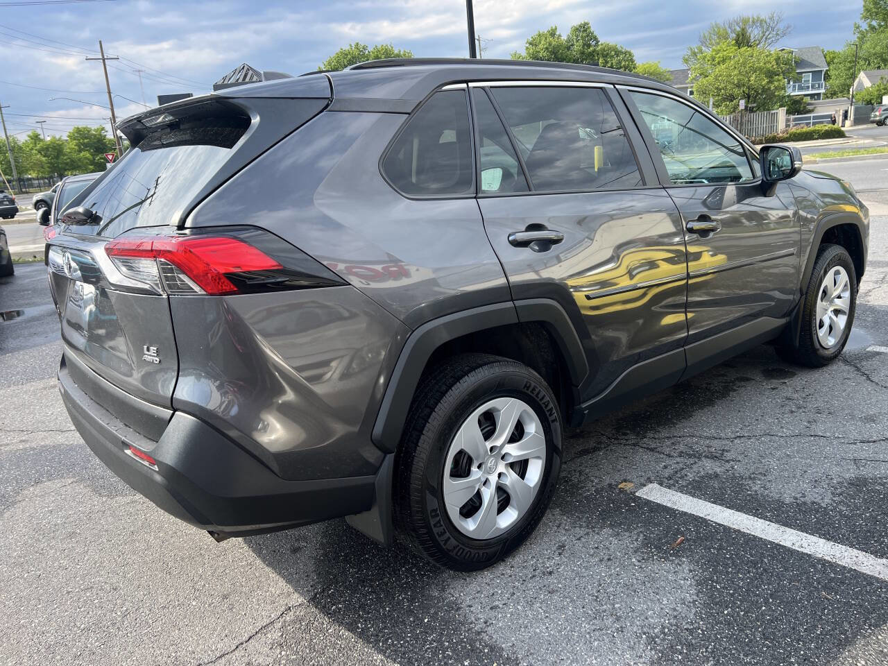 Used 2019 Toyota RAV4 LE w/ All Weather Liner Package AWD/4WD image 4