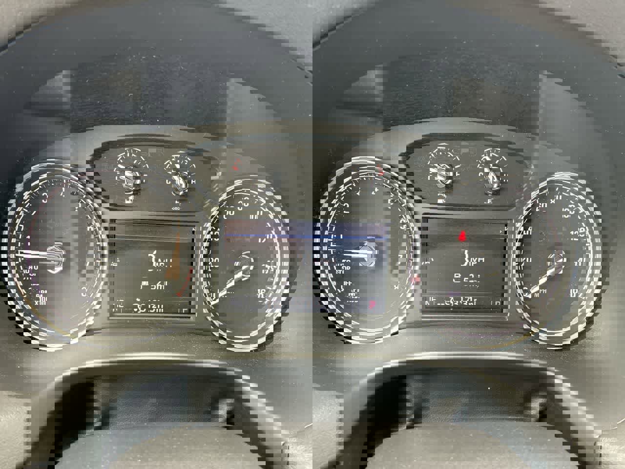 Used 2024 Buick Enclave Essence image 12