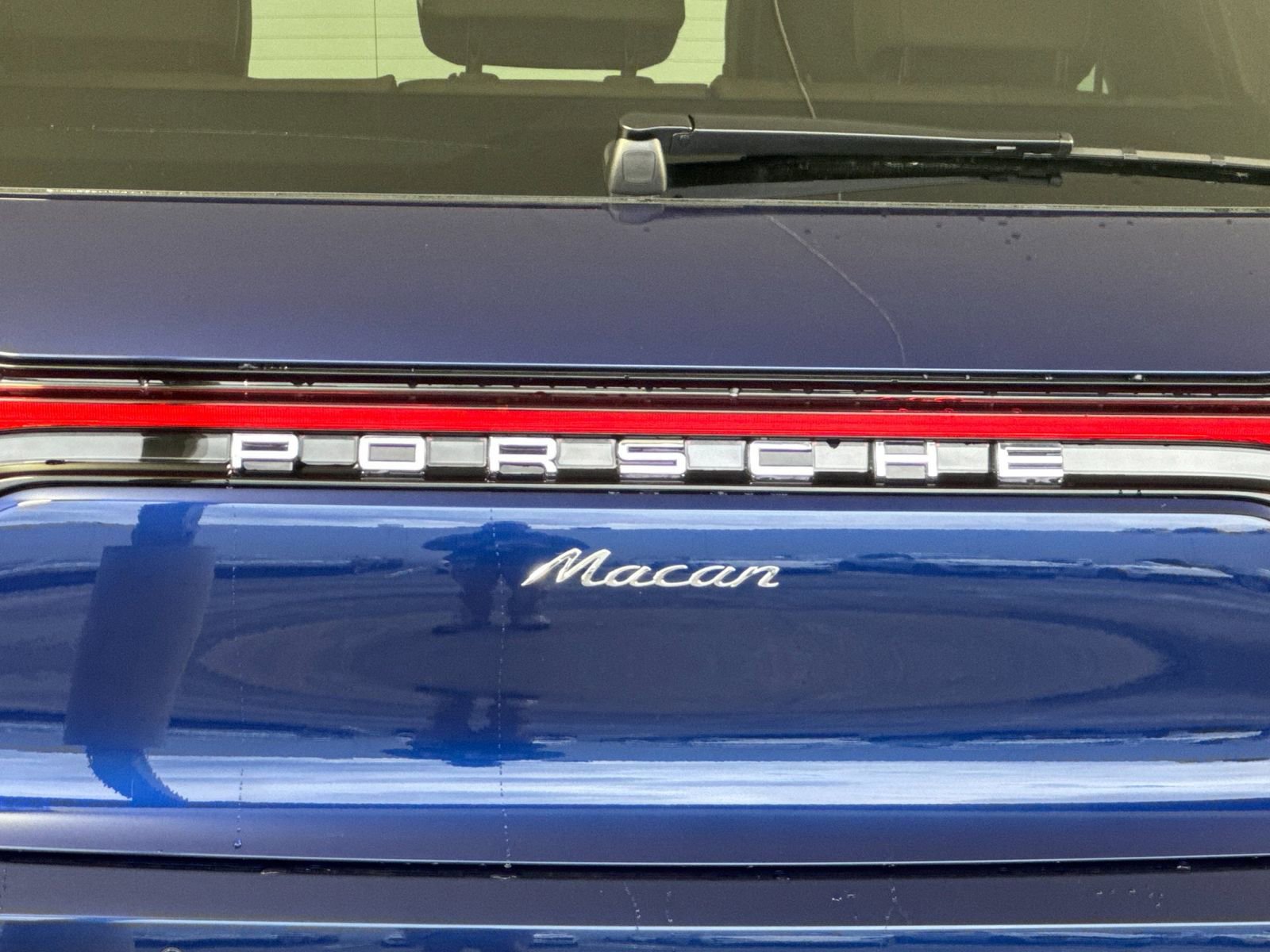 Certified 2025 Porsche Macan image 34