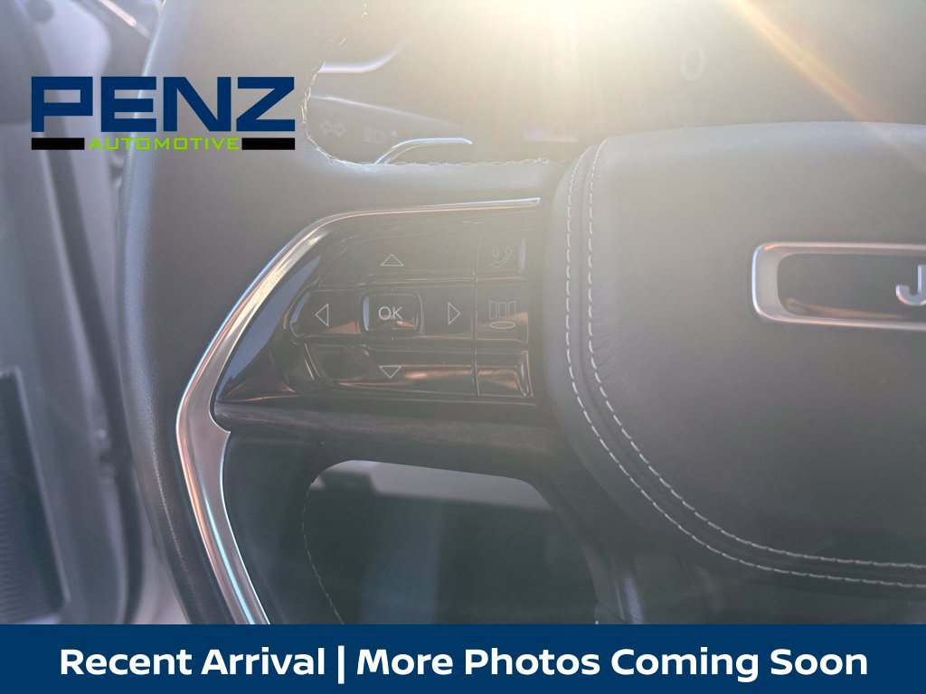 Used 2021 Jeep Grand Cherokee L Overland w/ Luxury Tech Group IV AWD/4WD image 16