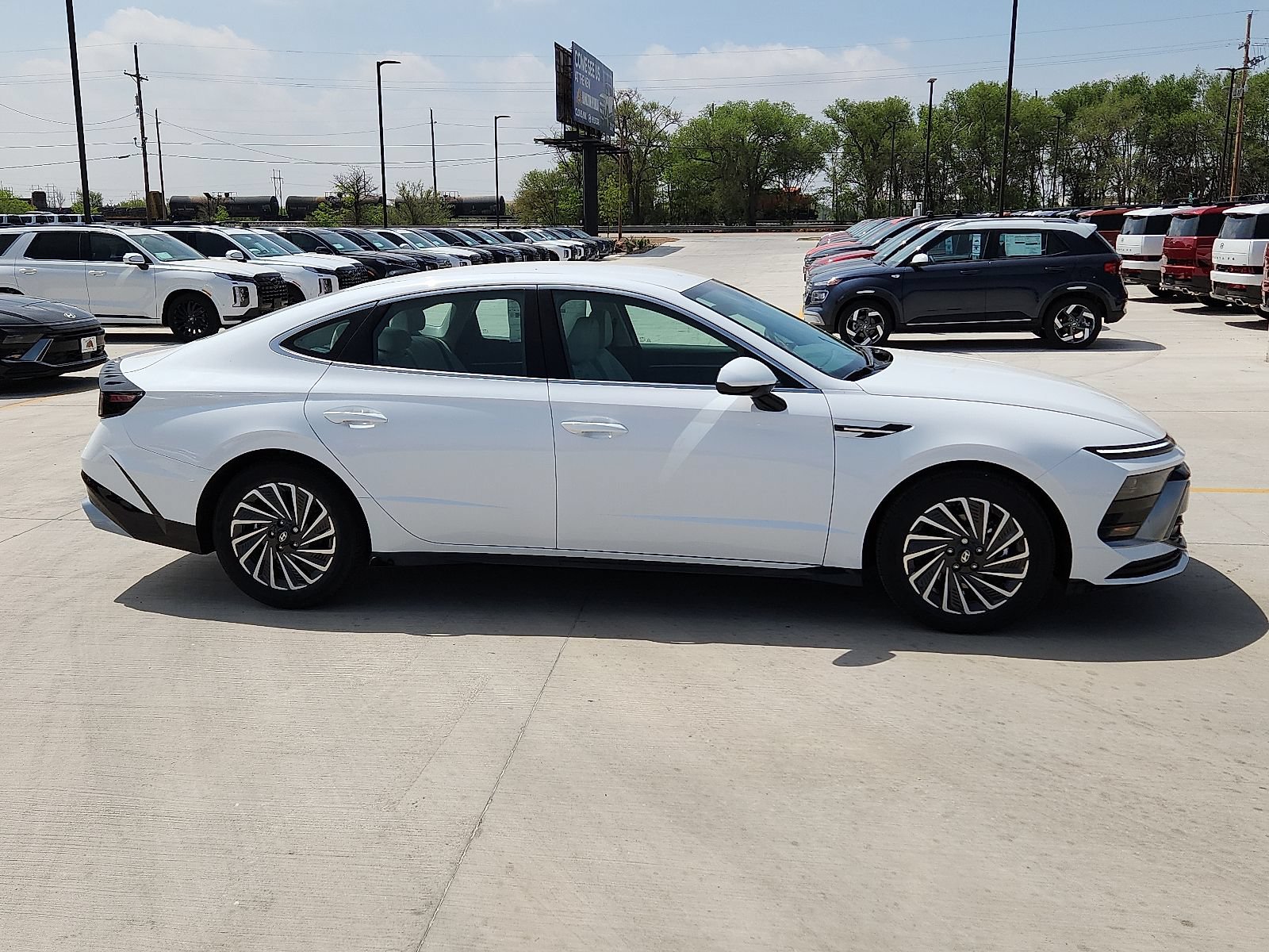 New 2025 Hyundai Sonata SEL FWD image 5