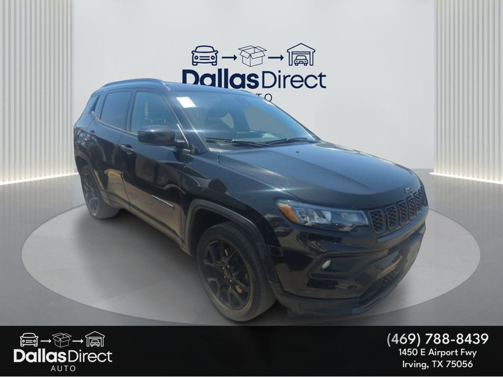 Used 2025 Jeep Compass Latitude w/ Altitude Special Edition AWD/4WD image 2
