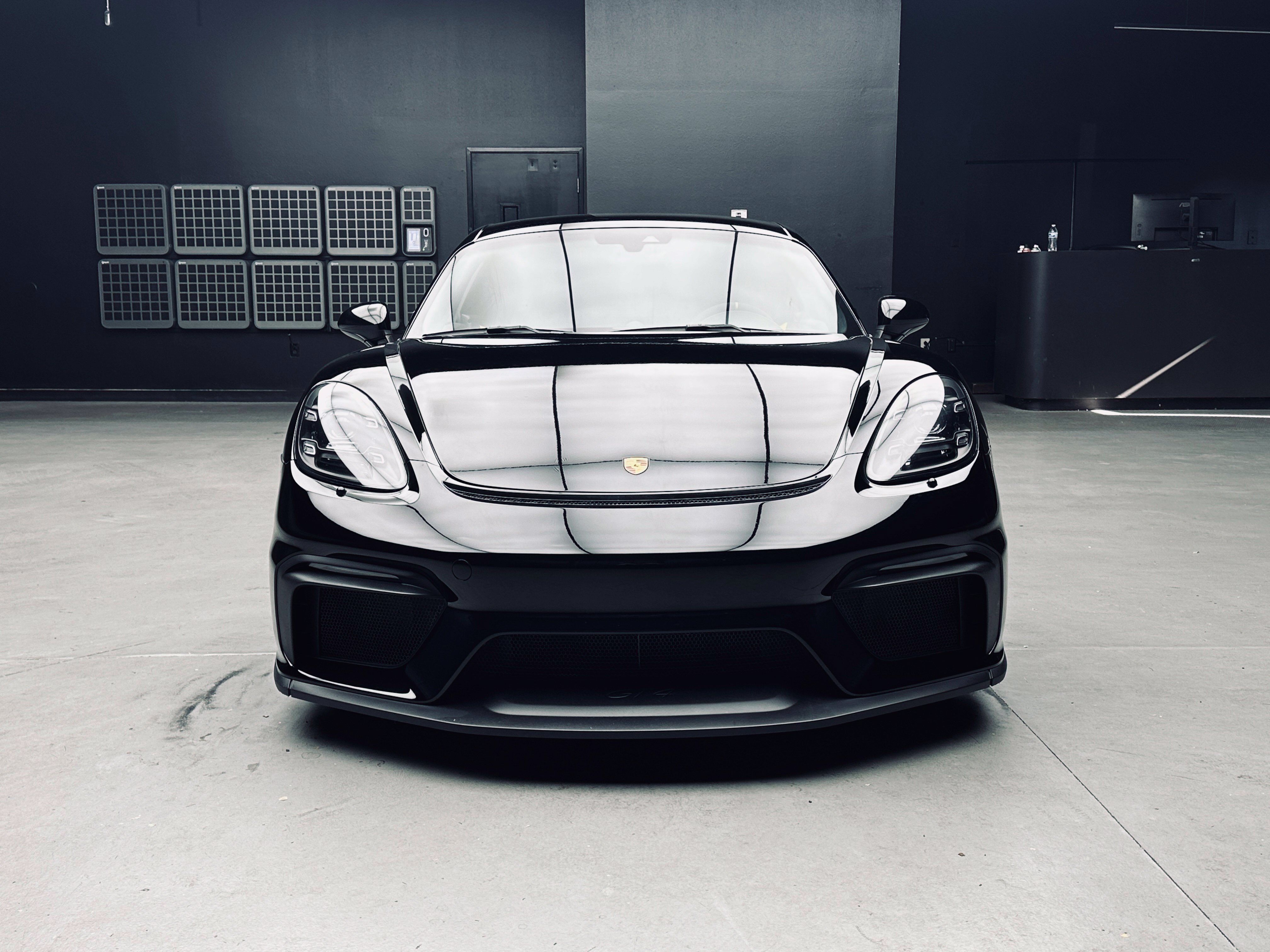 Used 2020 Porsche 718 Cayman GT4 RWD image 12
