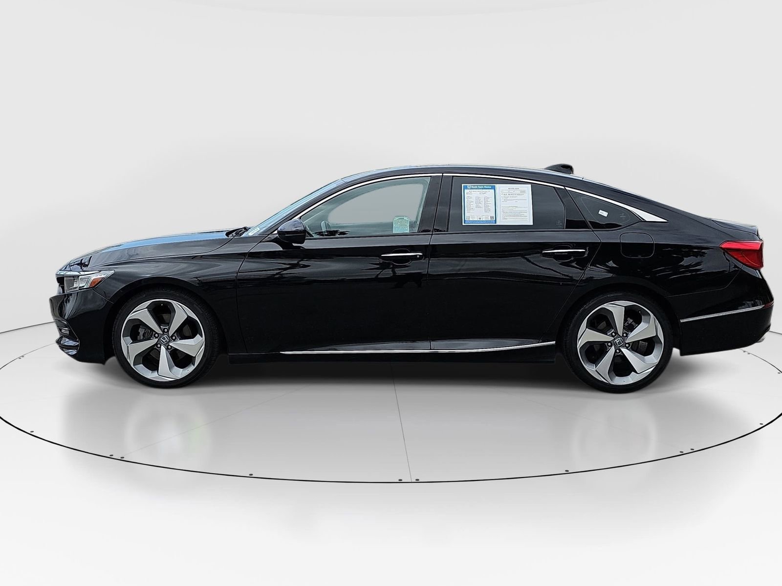 Used 2019 Honda Accord Touring image 8
