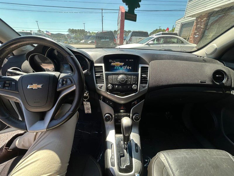 Used 2014 Chevrolet Cruze LT image 11