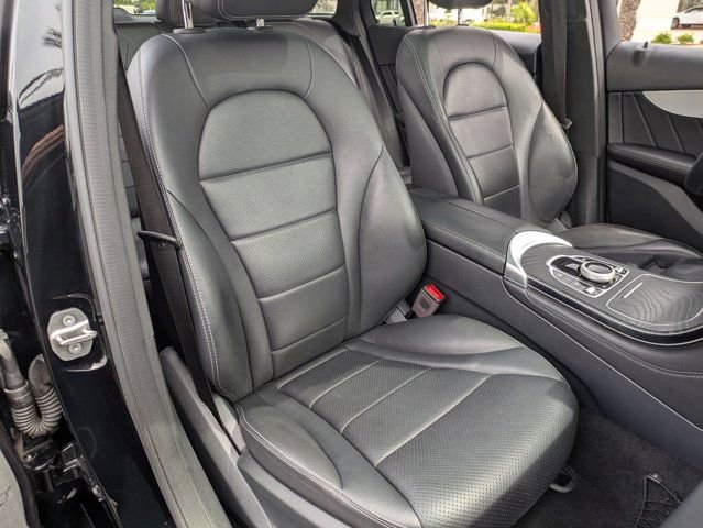 Used 2019 Mercedes-Benz GLC 300 4MATIC image 31
