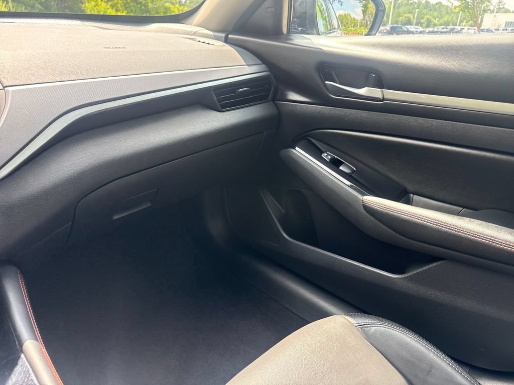 Used 2025 Nissan Altima 2.5 SR FWD image 17