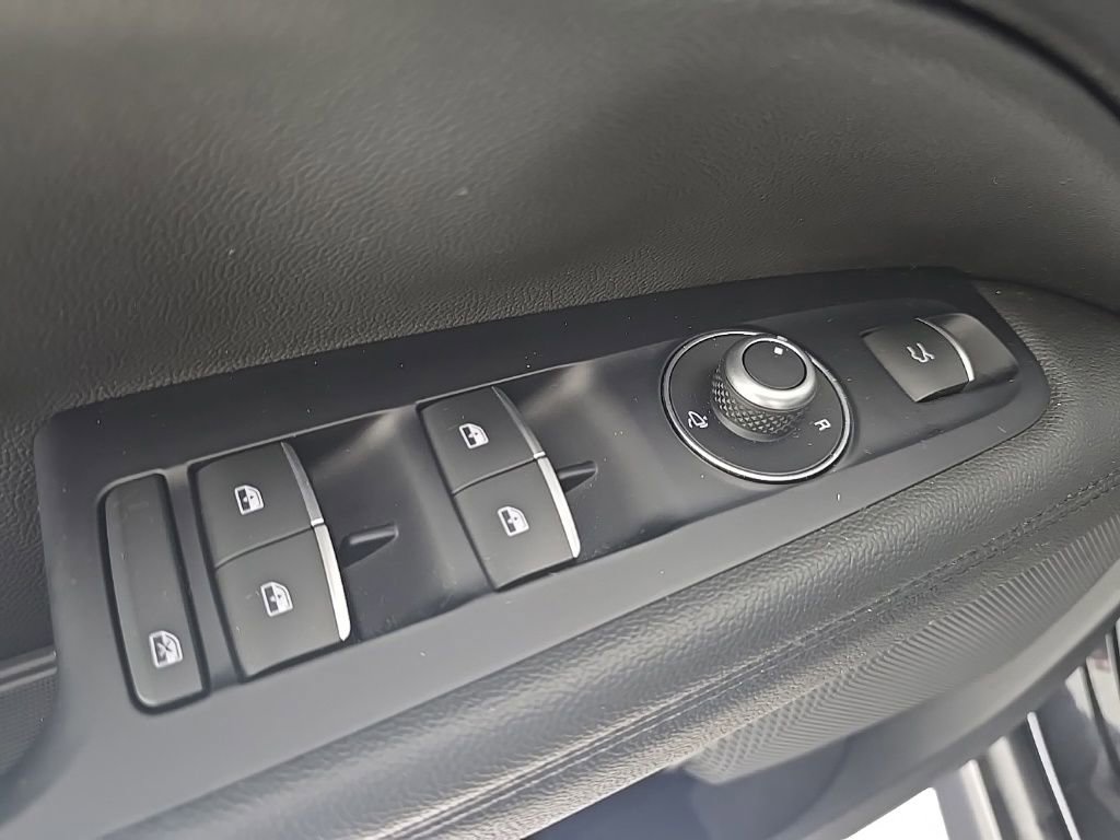 Used 2020 Alfa Romeo Stelvio w/ Nero Edizione RWD image 14