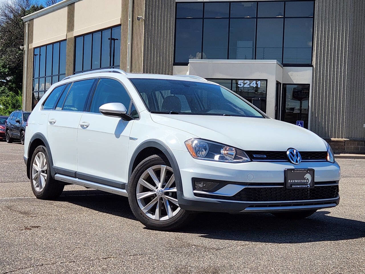 Used 2017 Volkswagen Golf Alltrack SE image 29