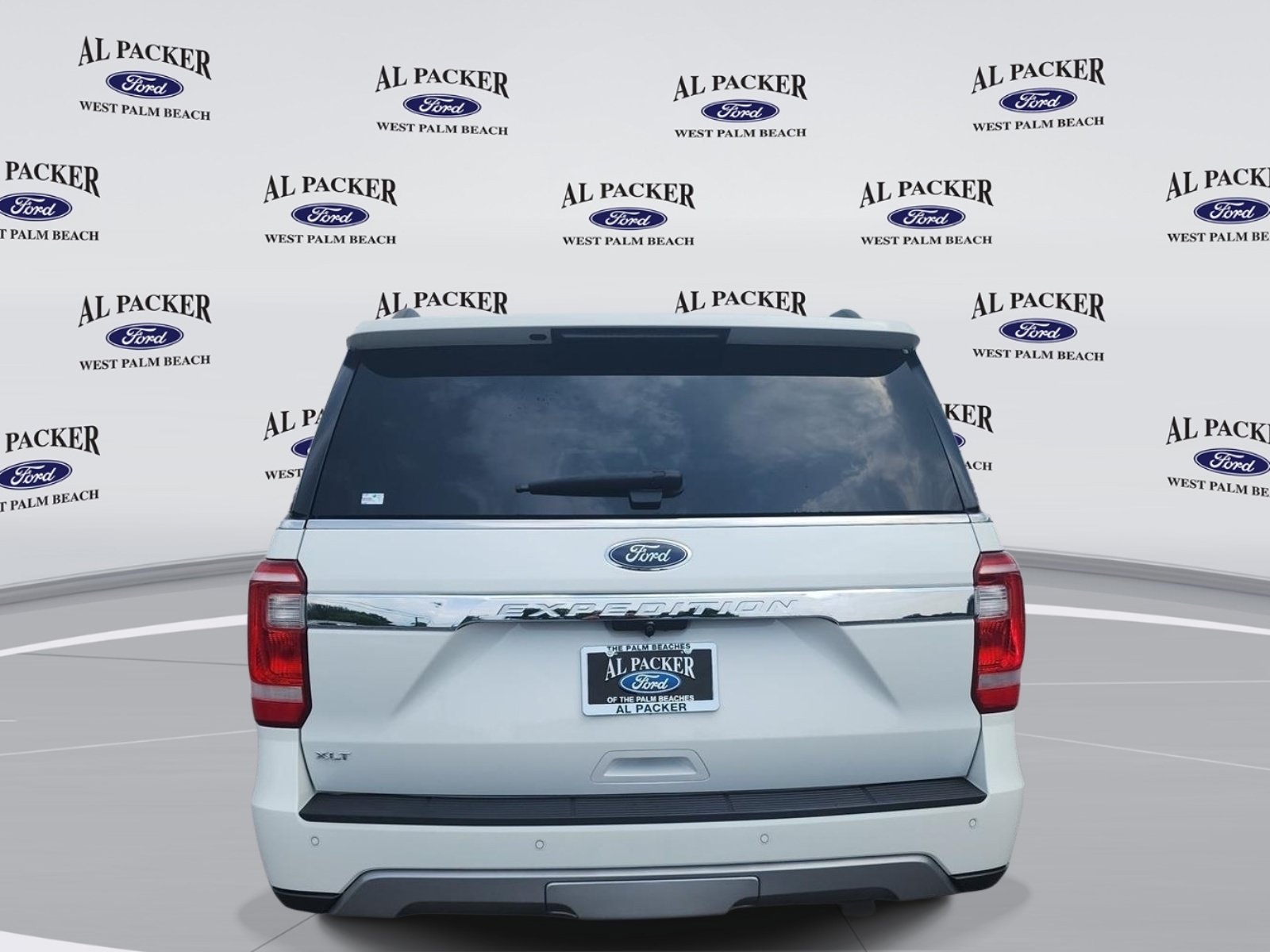 Certified 2020 Ford Expedition XLT w/ Equipment Group 202A RWD image 4