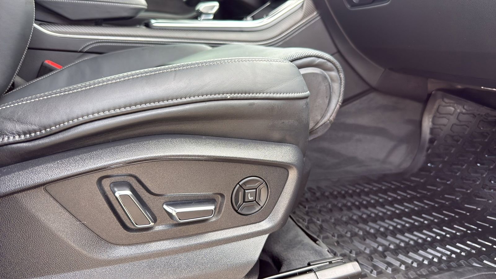 Used 2021 Audi RS Q8 AWD/4WD image 24