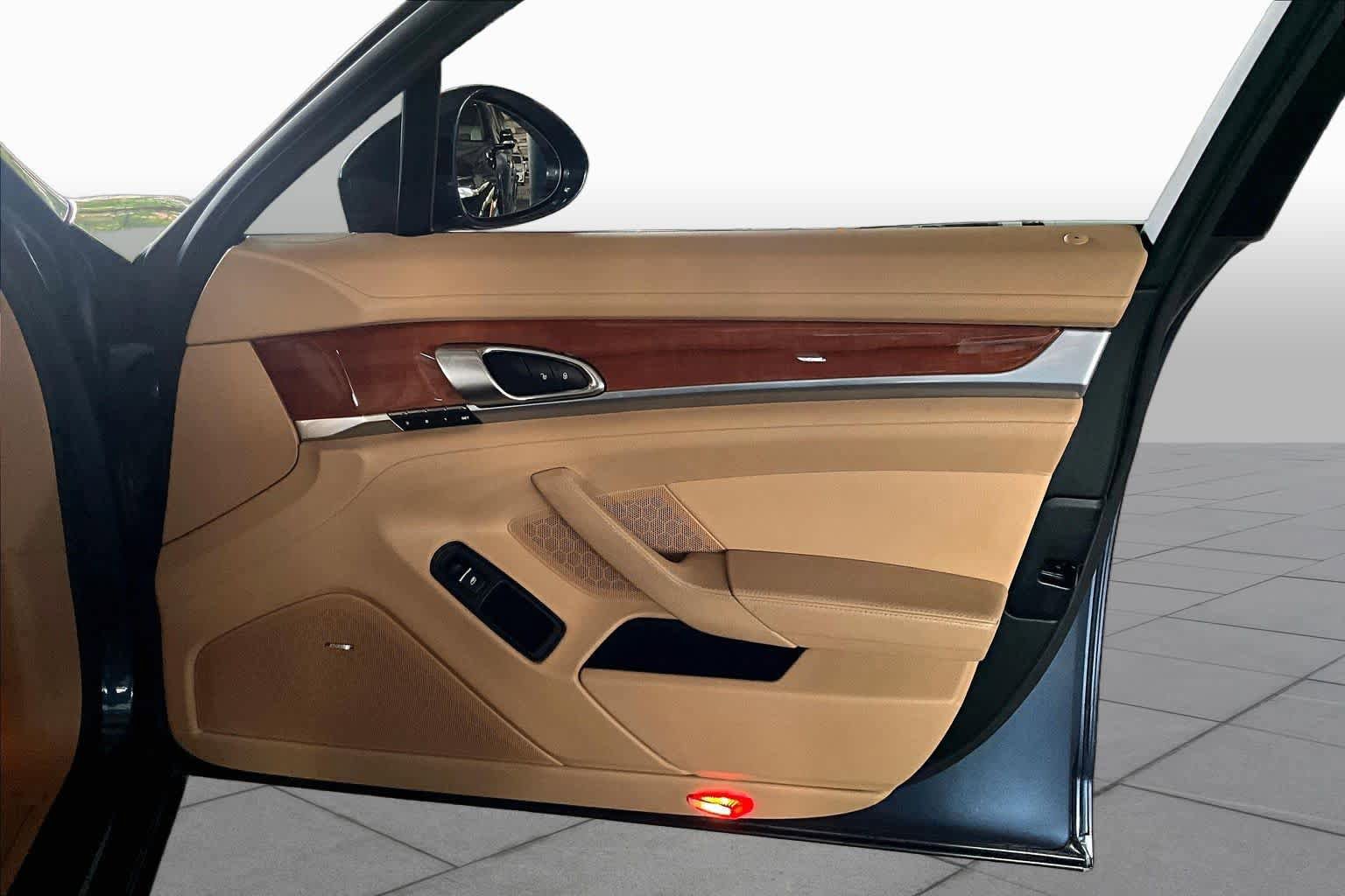 Used 2014 Porsche Panamera RWD image 21