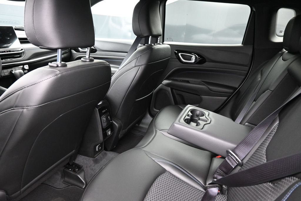 New 2026 Jeep Compass Latitude AWD/4WD image 13
