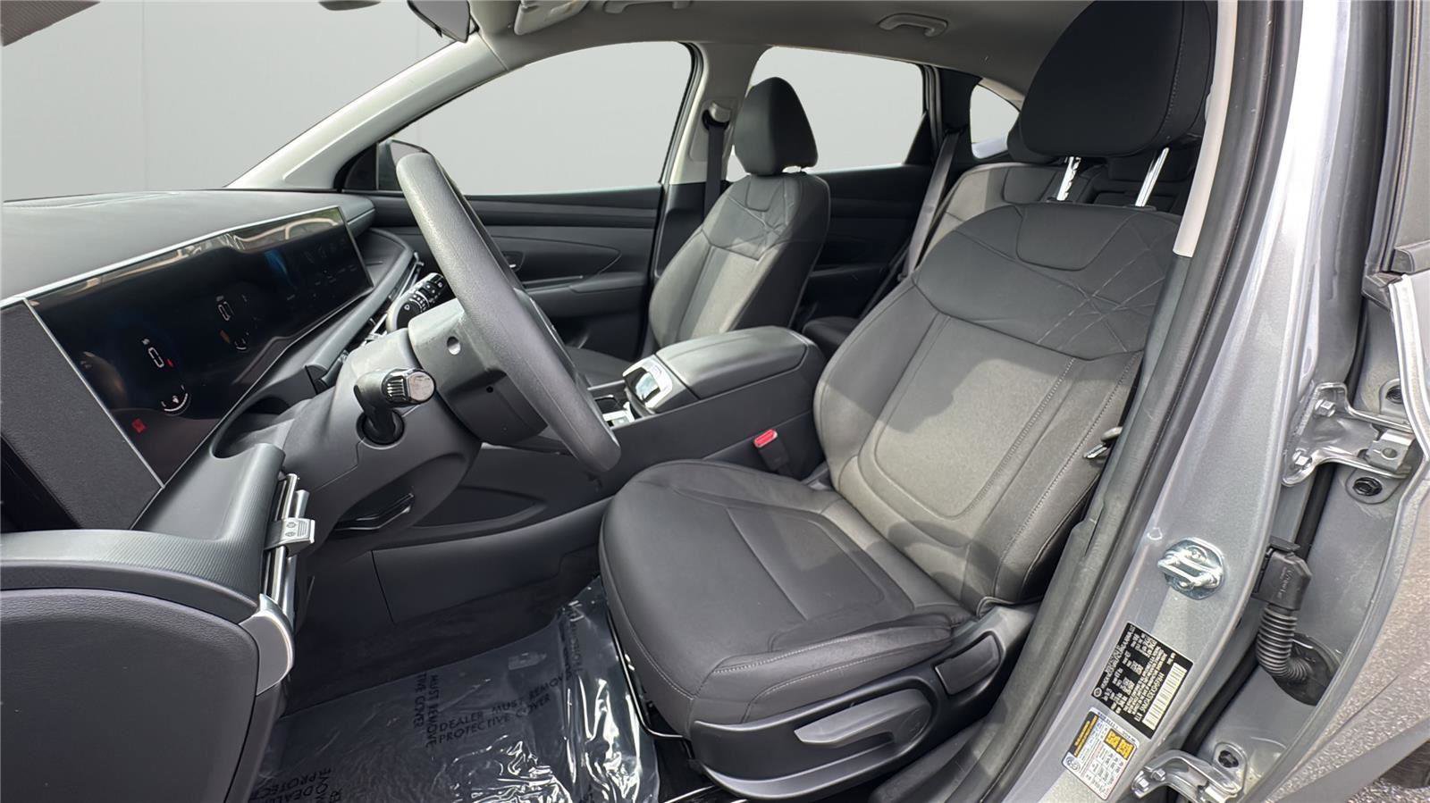 Certified 2025 Hyundai Tucson SE image 10