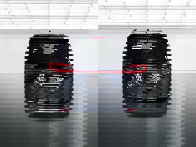 New 2026 Chrysler Pacifica Select w/ S Appearance Package image 5