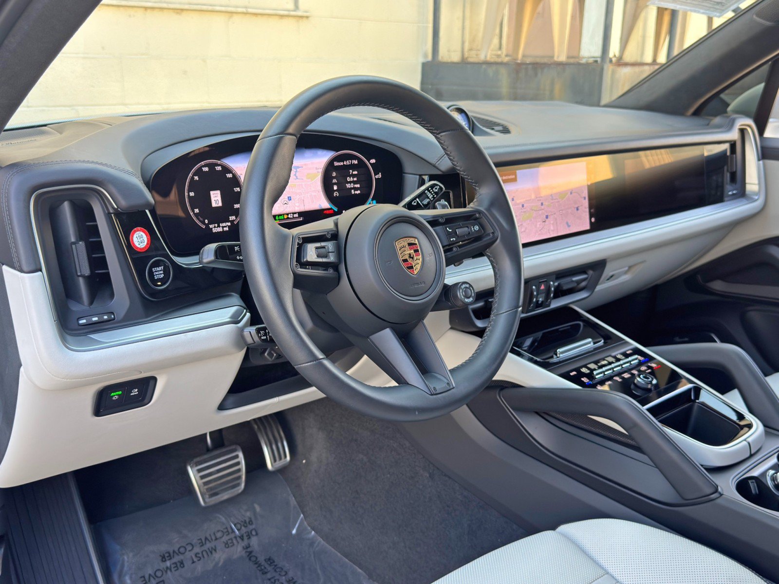 Used 2024 Porsche Cayenne Turbo AWD/4WD image 14