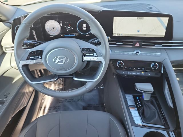 Used 2025 Hyundai Elantra SEL image 23