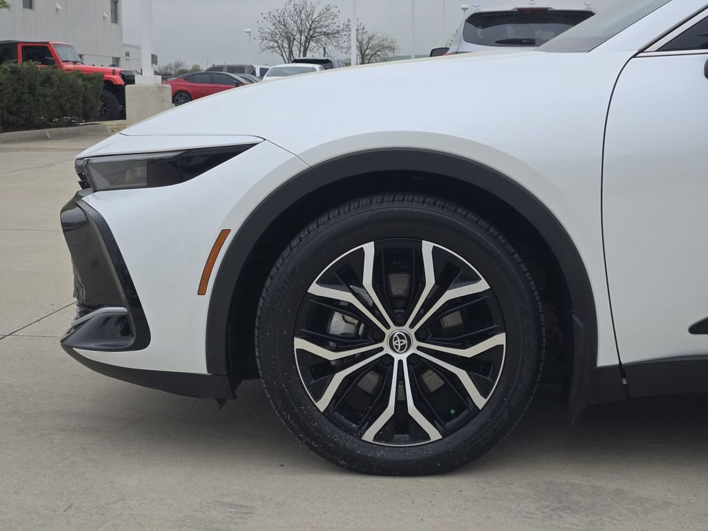 Used 2024 Toyota Crown Limited image 8