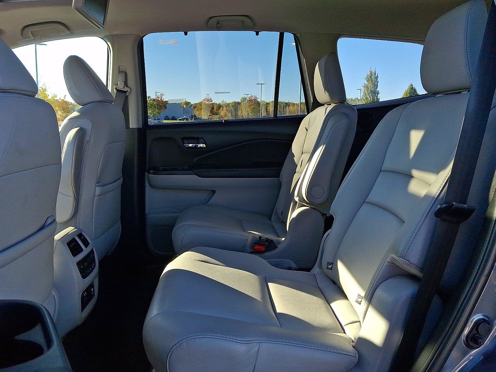 Used 2019 Honda Pilot Touring image 10