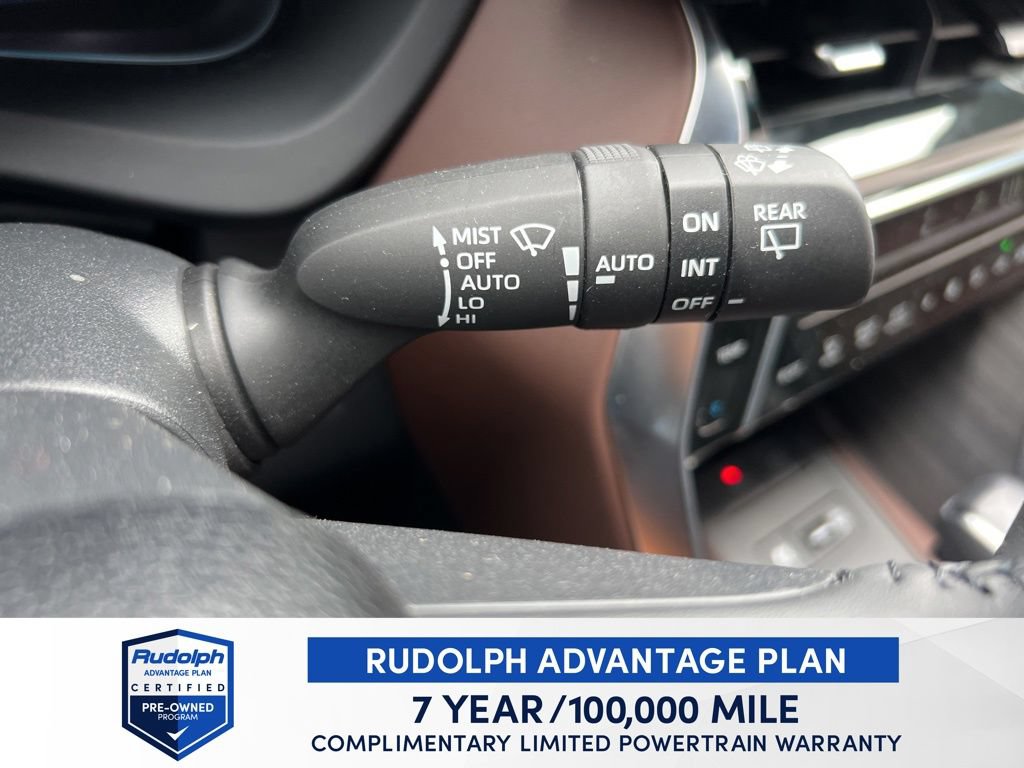 Used 2024 Toyota Venza AWD/4WD image 38