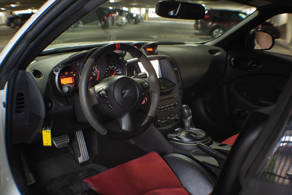 Used 2017 Nissan 370Z NISMO image 24