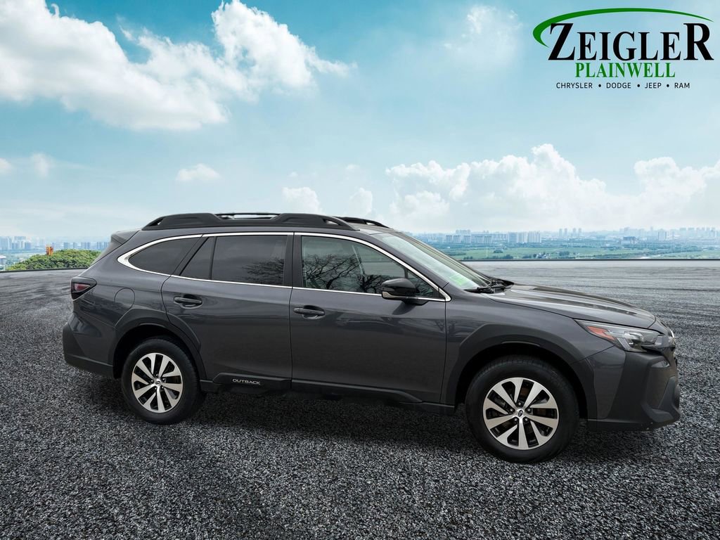 Used 2023 Subaru Outback Premium image 11
