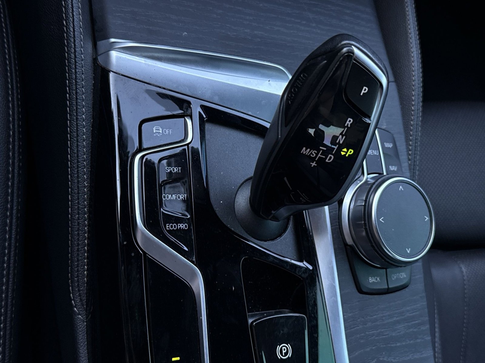 Used 2023 BMW 540i xDrive w/ M Sport Package image 22