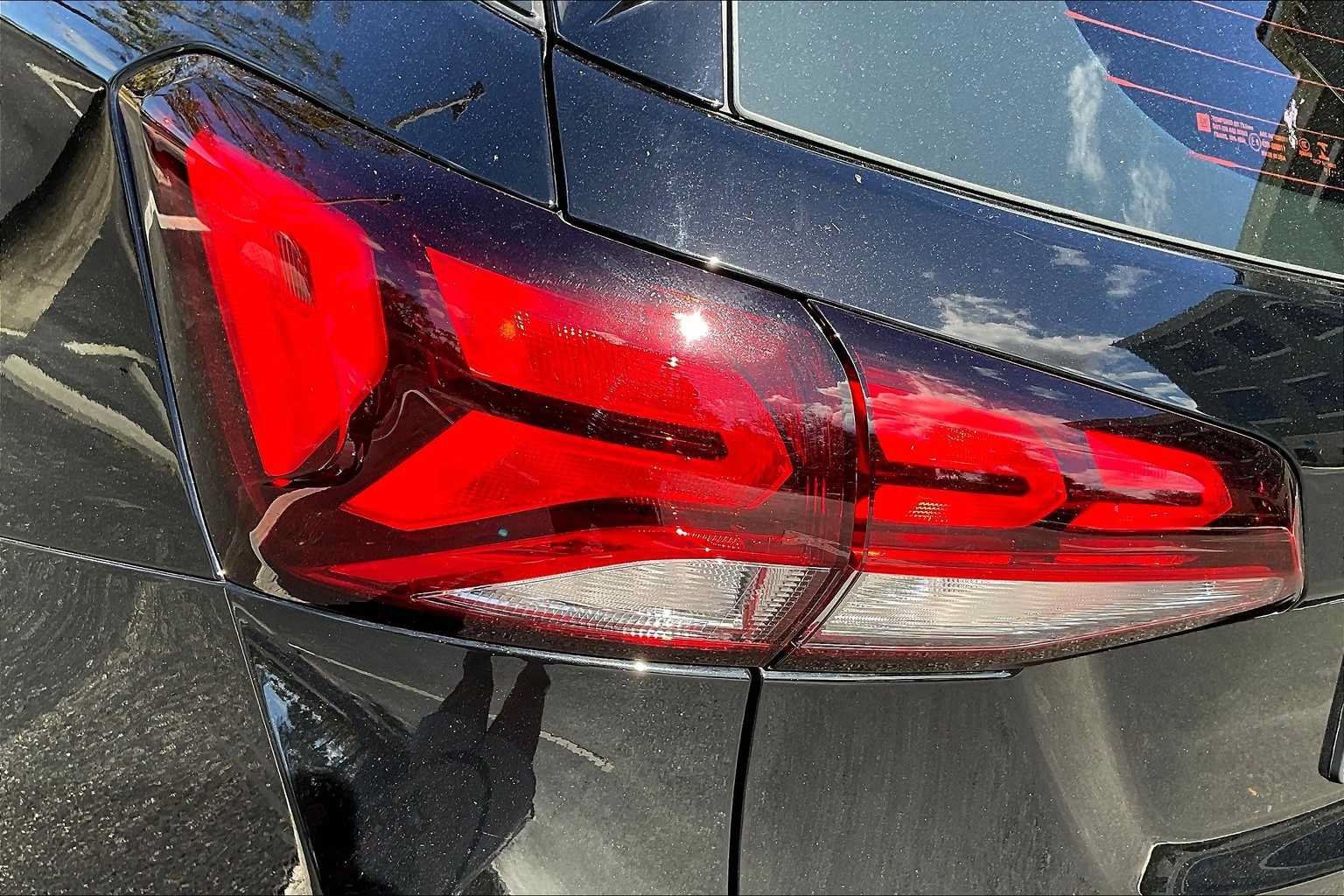 Used 2023 Chevrolet Equinox LS FWD image 28