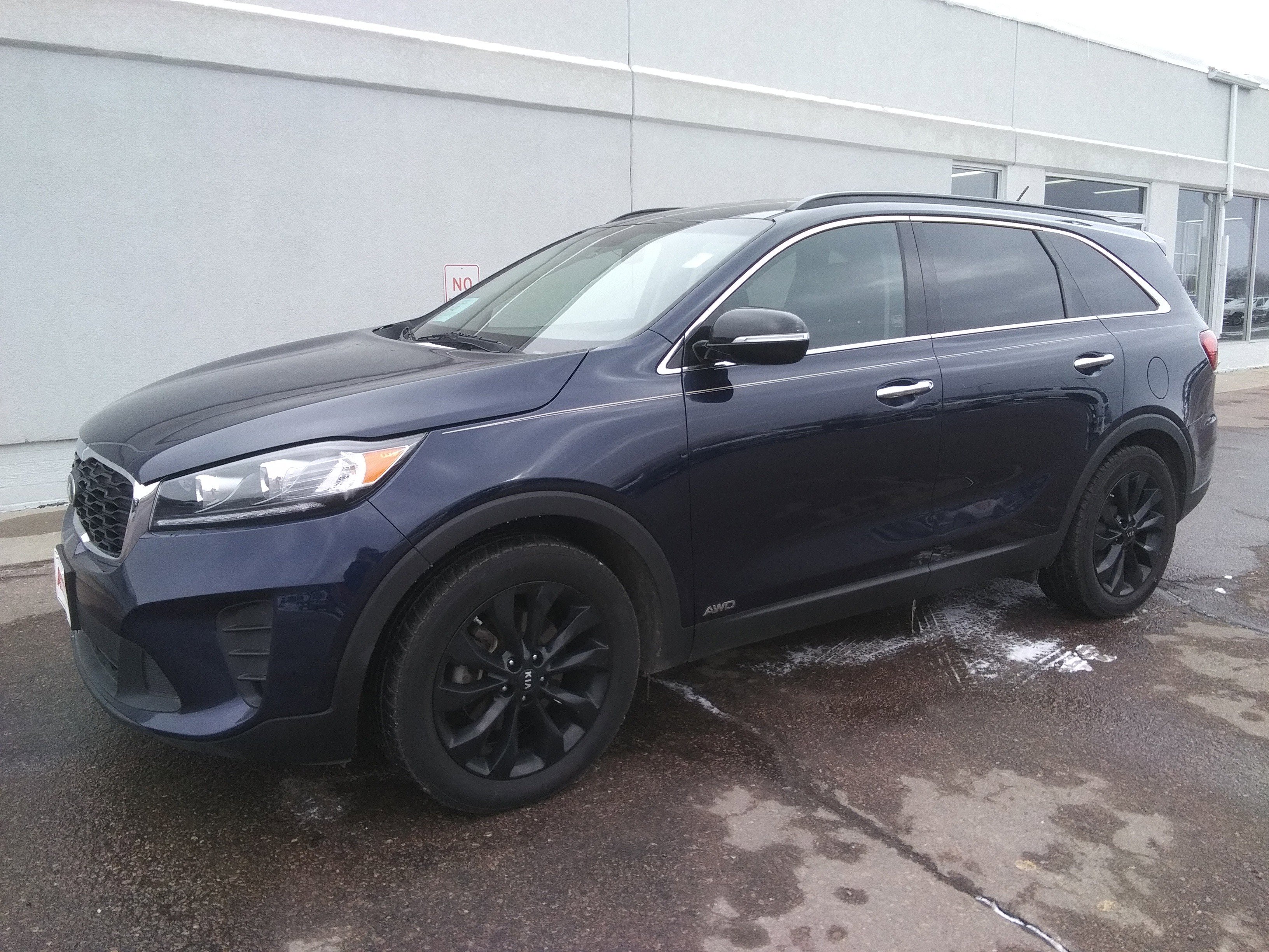 Used 2019 Kia Sorento S image 2