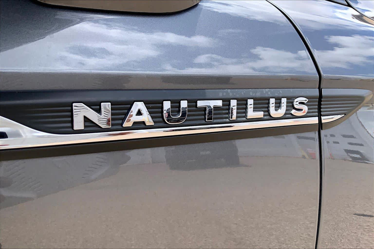 Used 2022 Lincoln Nautilus Reserve AWD/4WD image 10