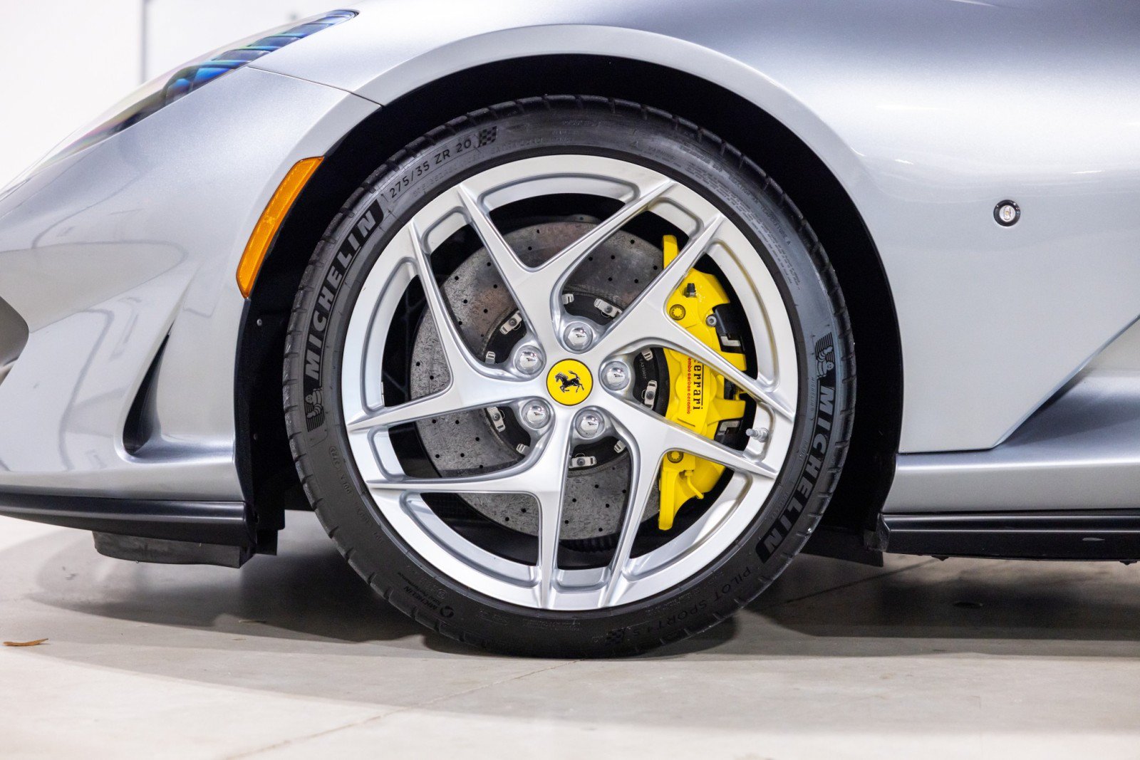 Used 2019 Ferrari 812 Superfast RWD image 18