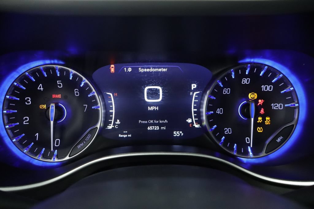 Certified 2023 Chrysler Pacifica Touring-L FWD image 18
