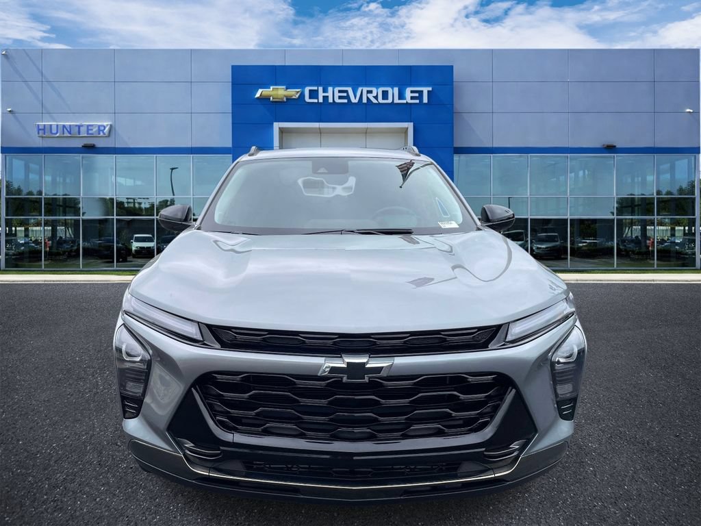 Used 2025 Chevrolet Trax ACTIV w/ Driver Confidence Package FWD image 2