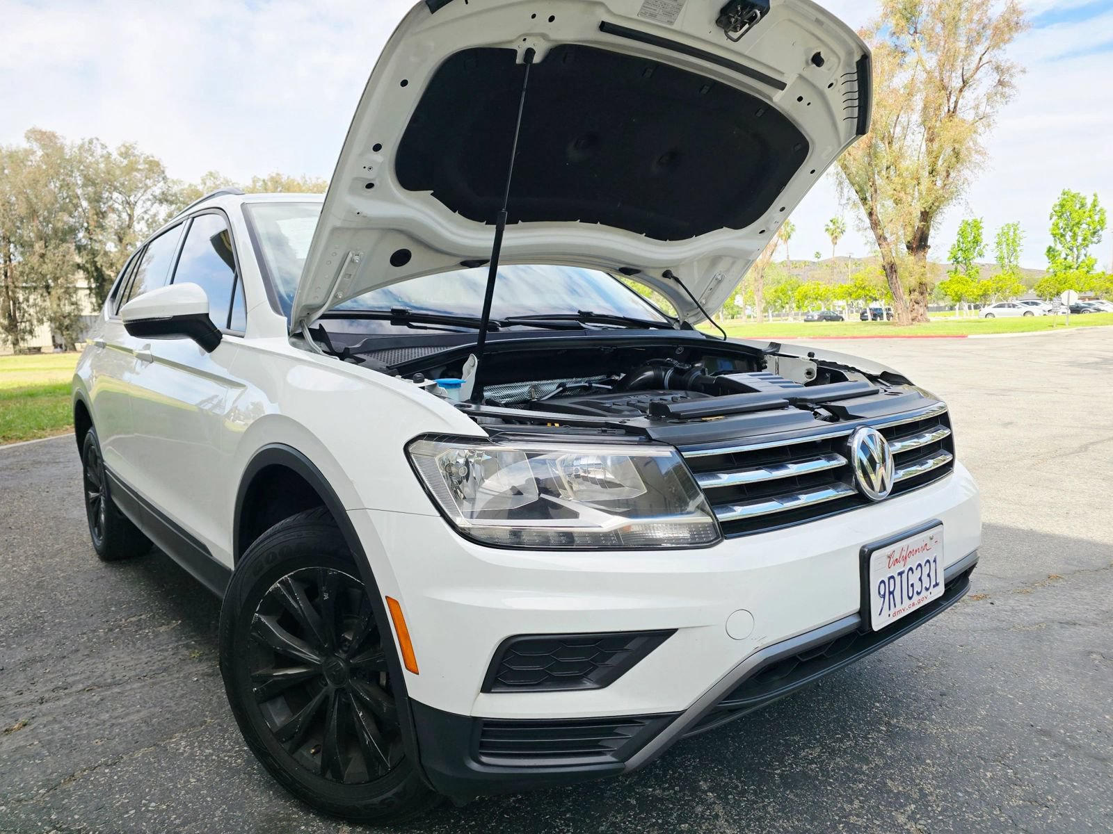 Used 2018 Volkswagen Tiguan S FWD image 1