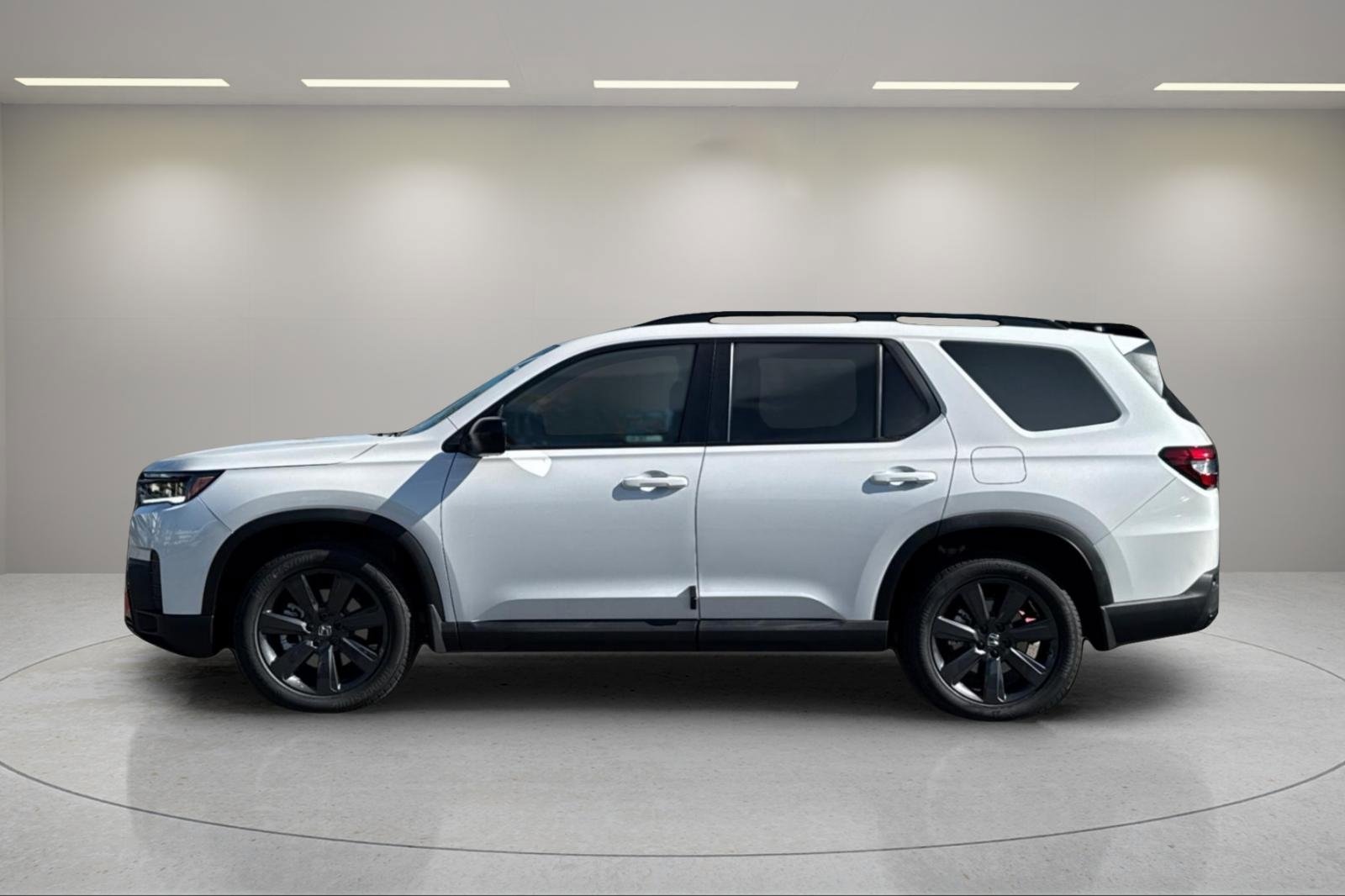 New 2026 Honda Pilot Sport image 6