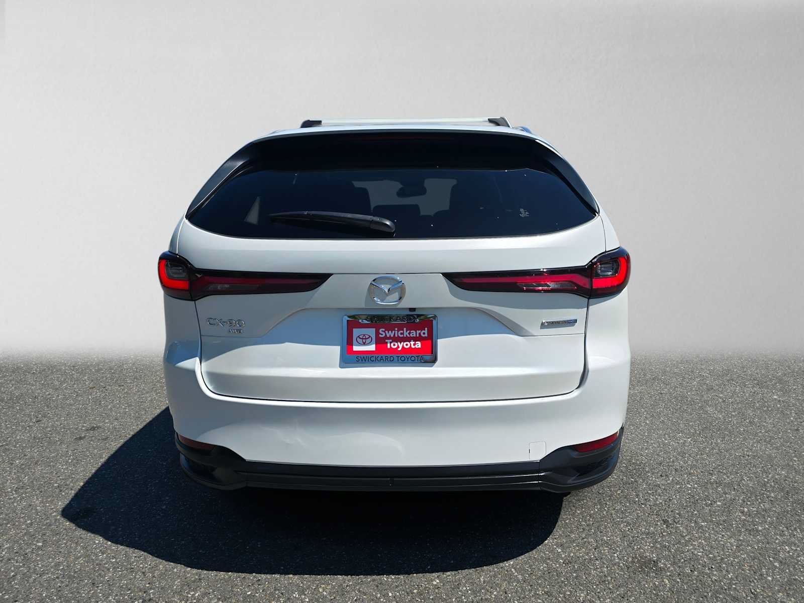 Used 2024 MAZDA CX-90 Plug-In Hybrid w/ Preferred AWD/4WD image 4