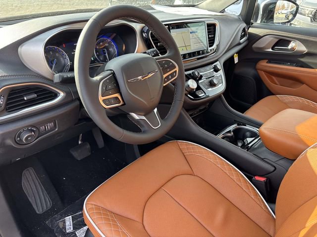 New 2026 Chrysler Pacifica Pinnacle w/ Trailer Tow Group AWD/4WD image 19