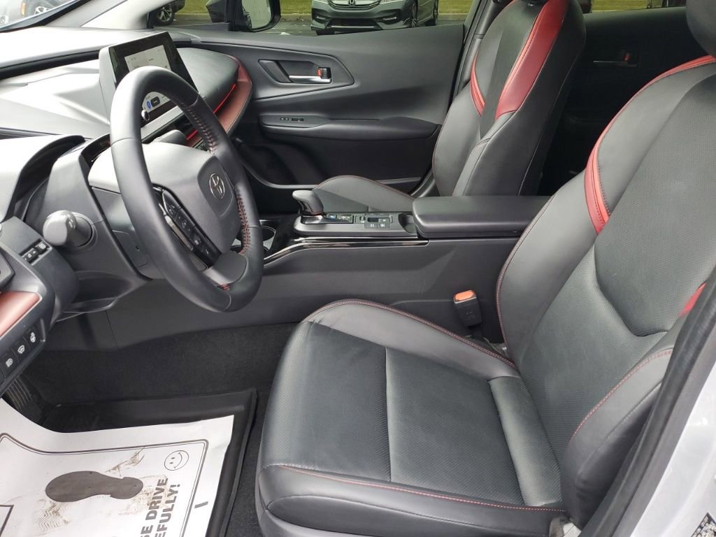 Used 2024 Toyota Prius Prime XSE image 28