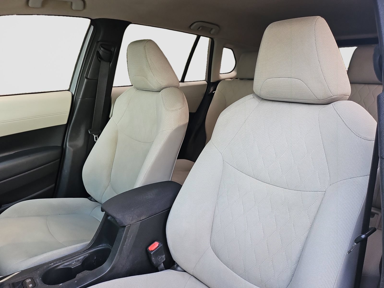 Used 2022 Toyota Corolla Cross L FWD image 23