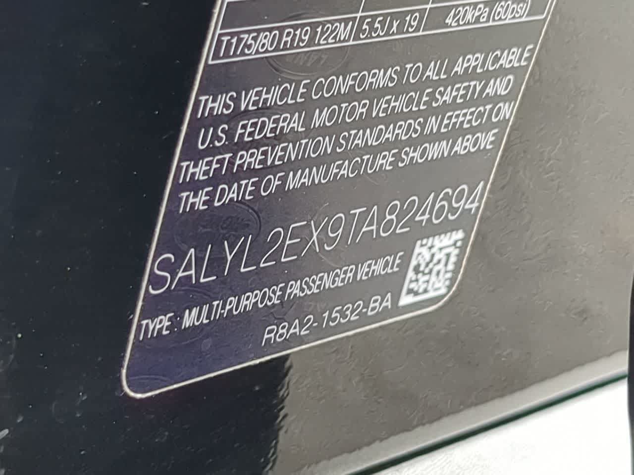 Certified 2026 Land Rover Range Rover Velar Dynamic SE AWD/4WD image 38
