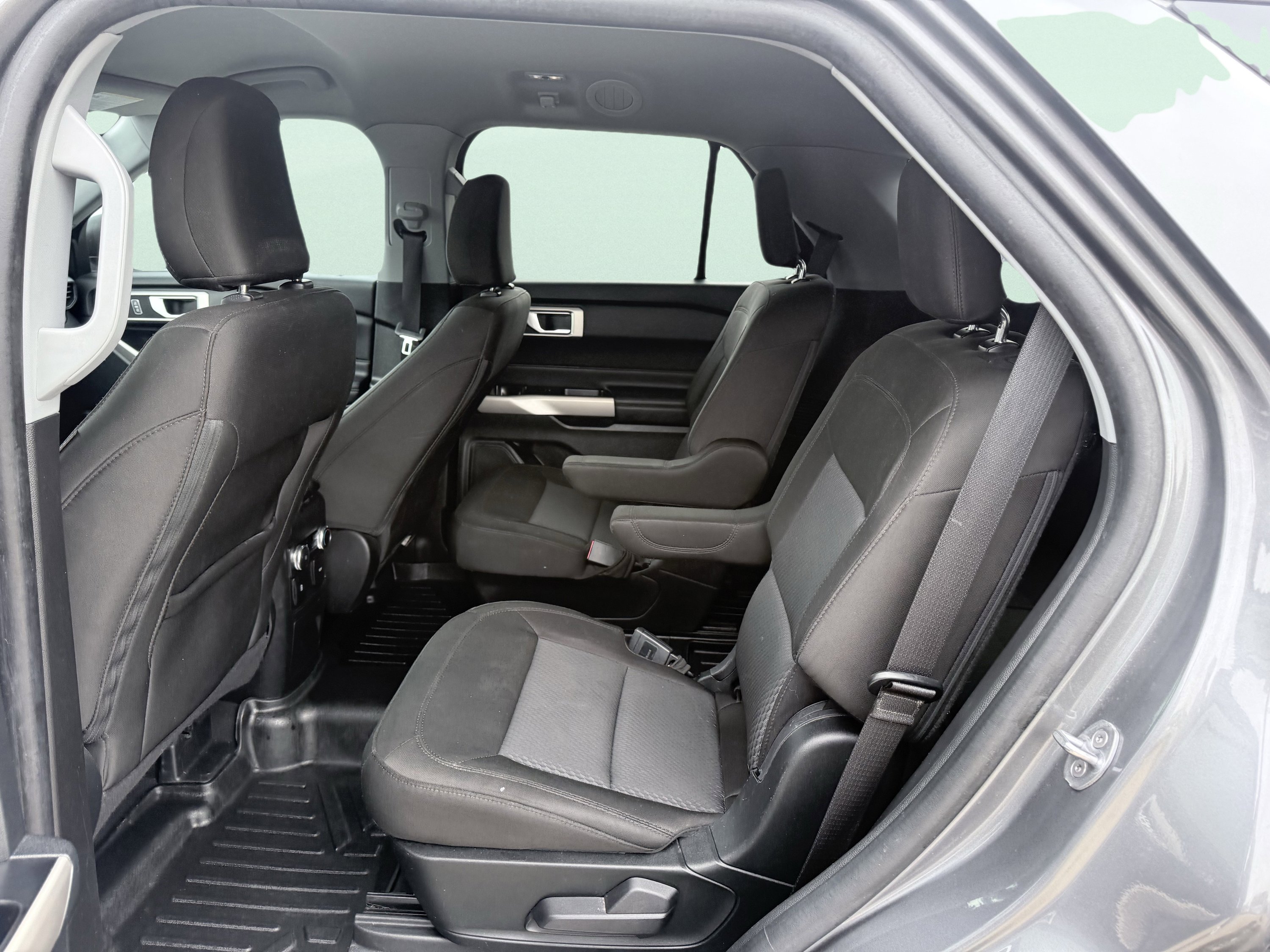 Used 2022 Ford Explorer XLT image 35