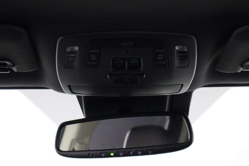 Used 2024 Toyota Sienna Platinum image 29