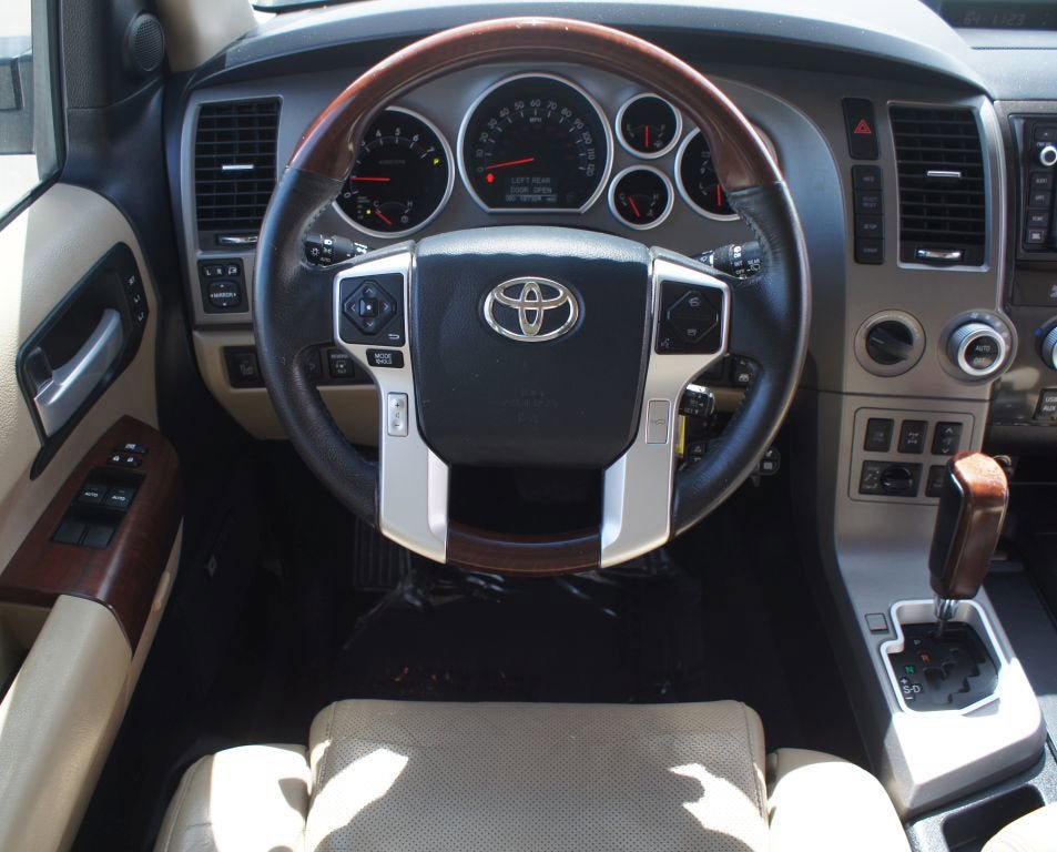 Used 2015 Toyota Sequoia Platinum AWD/4WD image 5